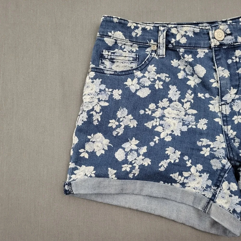 New‎ York & Company Womens Blue Floral Denim Cuffed Shorts Sz 6 Mid Rise Stretch